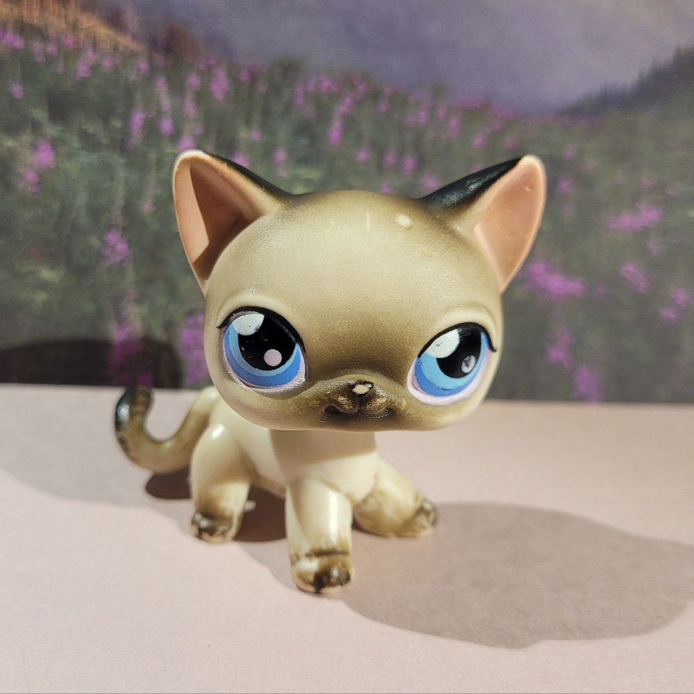 Authentic Littlest Pet Shop Siamese Shorthair #5 Black and White LPS Cat
